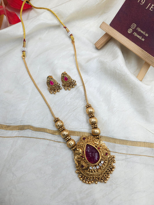 Ruby Stone necklace n447