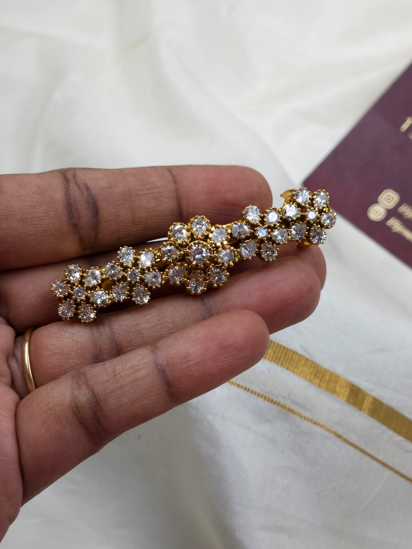 Mozonite hair Clip  Hr473
