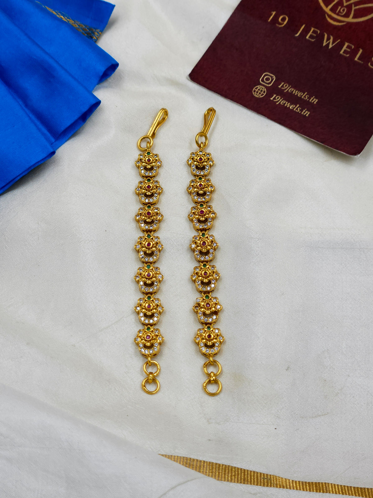 Ear chain Ea324