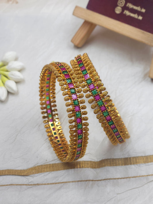 Gold alike bangle Bn132