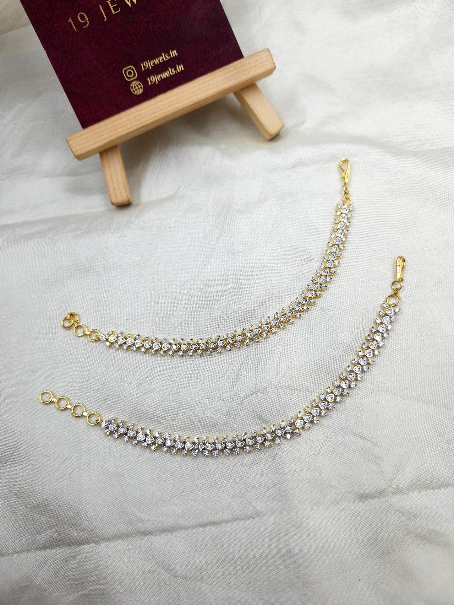 Premium ad earchain Ea037