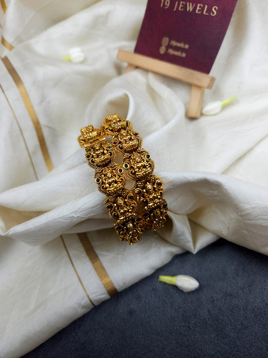 Premium bangle free size Bn113