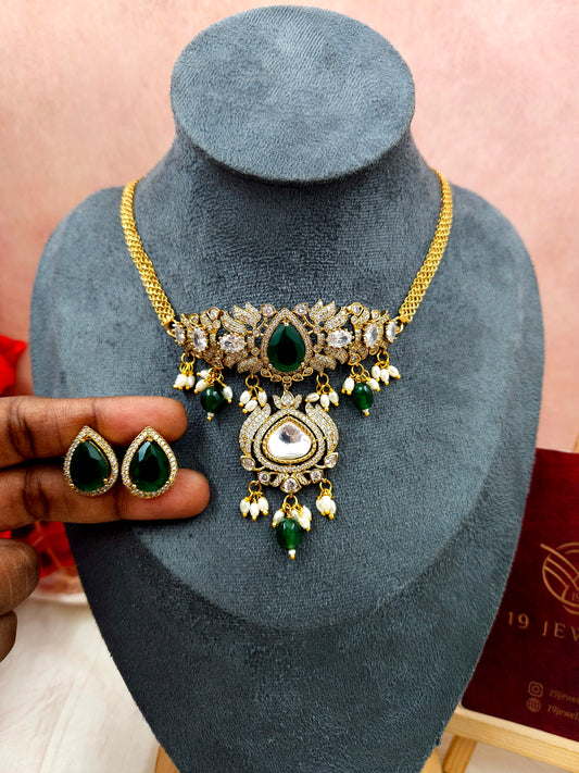 Mozonite choker necklace N1020