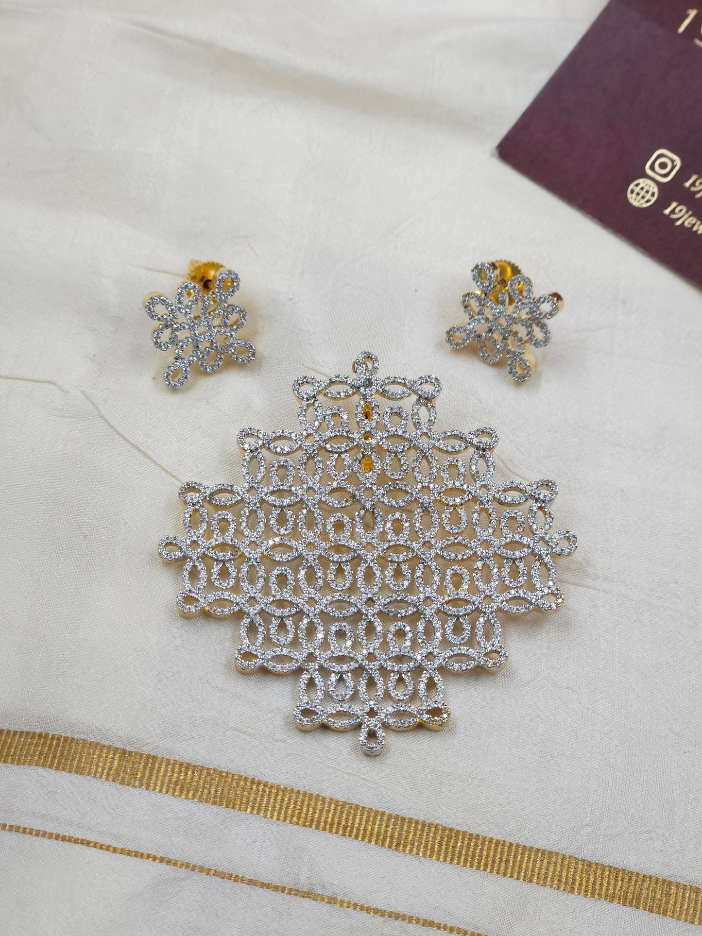 Rangoli diamond Pendent  N1542