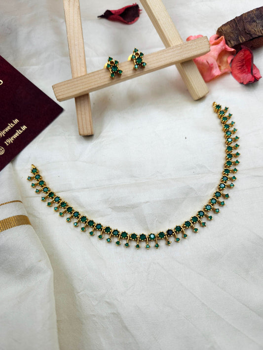 Minimalistic emerald necklace N669