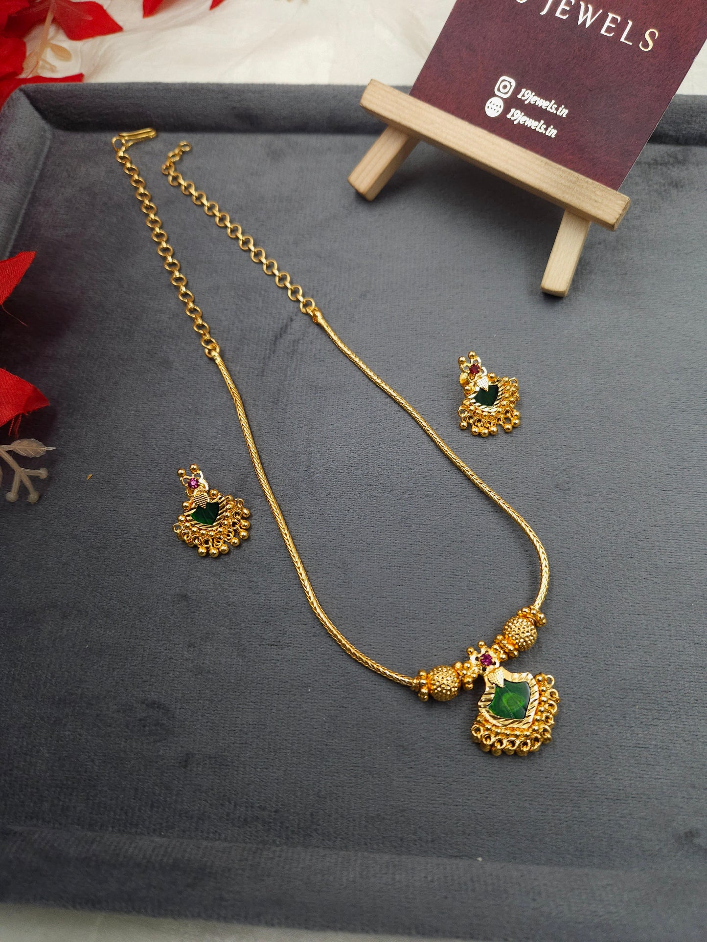 Kerala mini pendant necklace N951