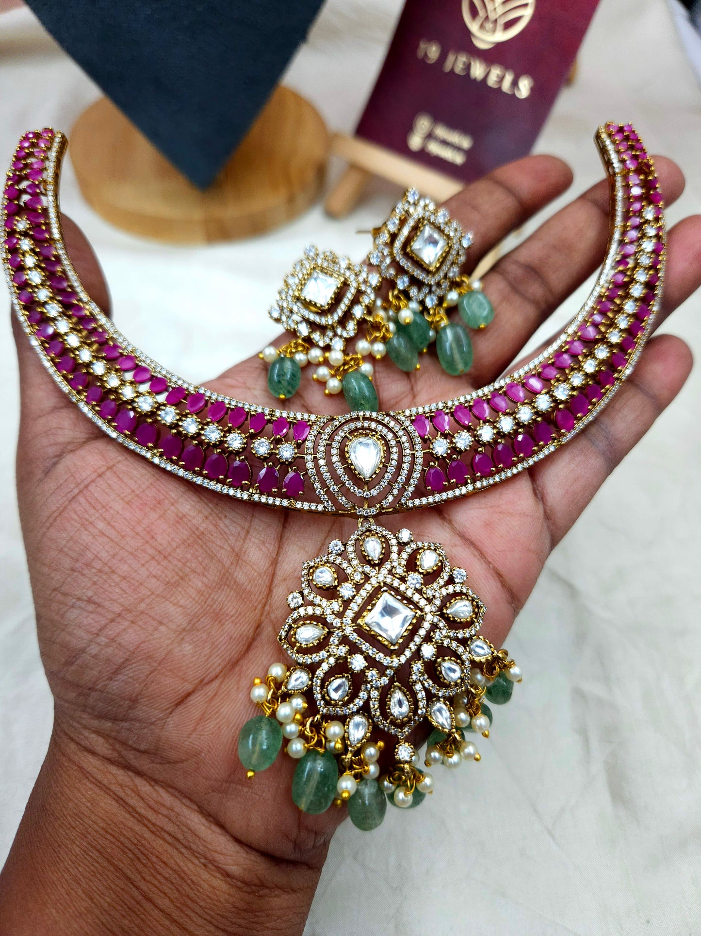 Premium mozonite necklace N1021