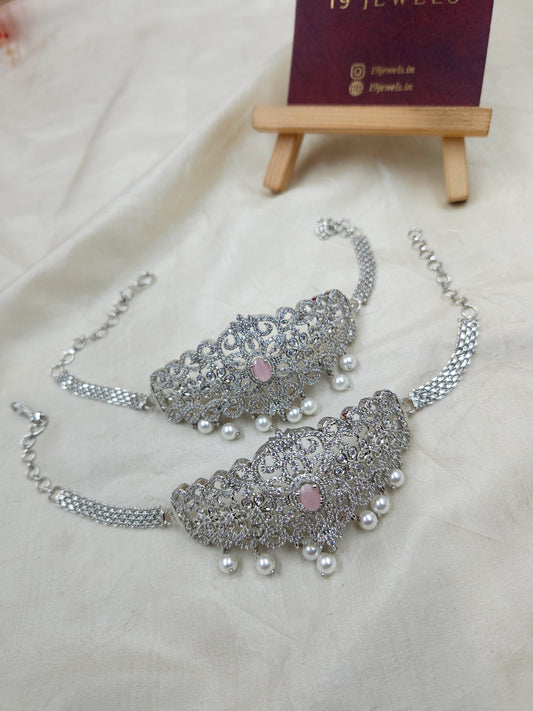 Premium silver diamond arm chain vangi Vn010