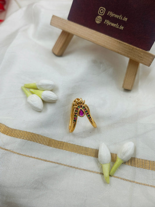 Premium gold alike vangi type finger ring Fg017