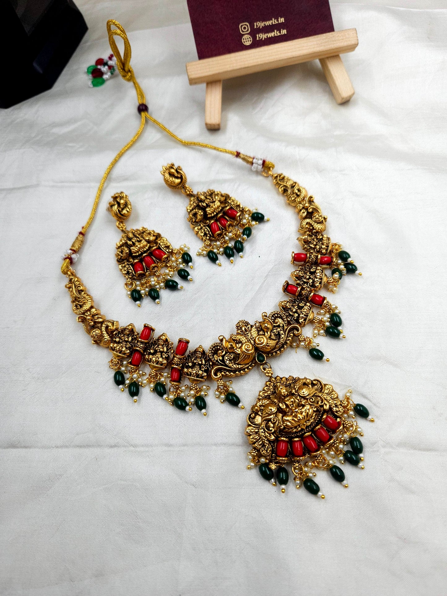 Emerald coral necklace N741