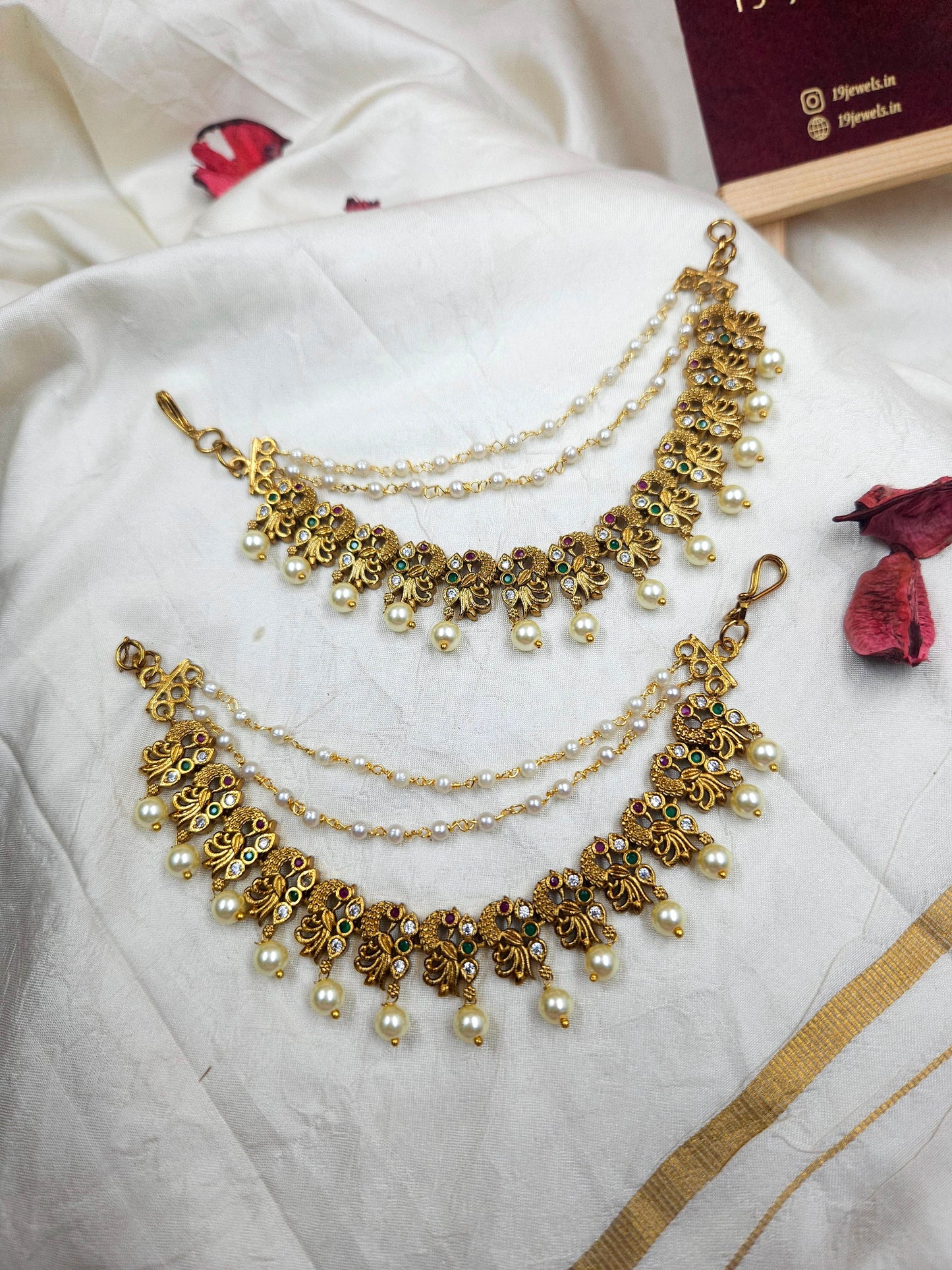 Ear chain Ea032