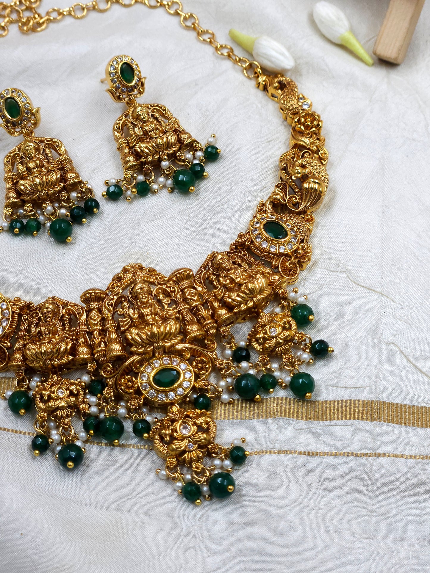 Divine lakshmi temple necklace N1130