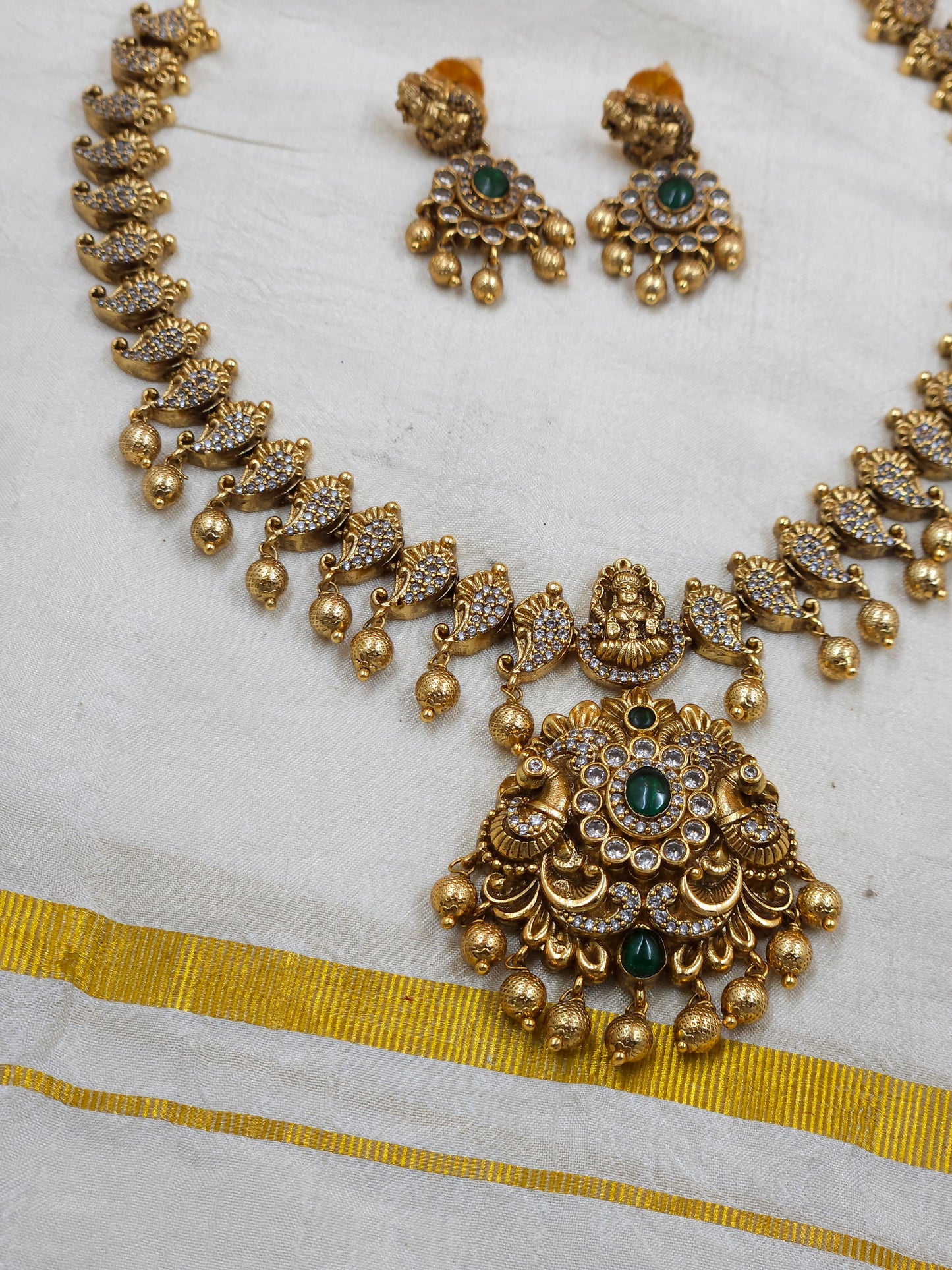 Antique Necklace N1464-B18
