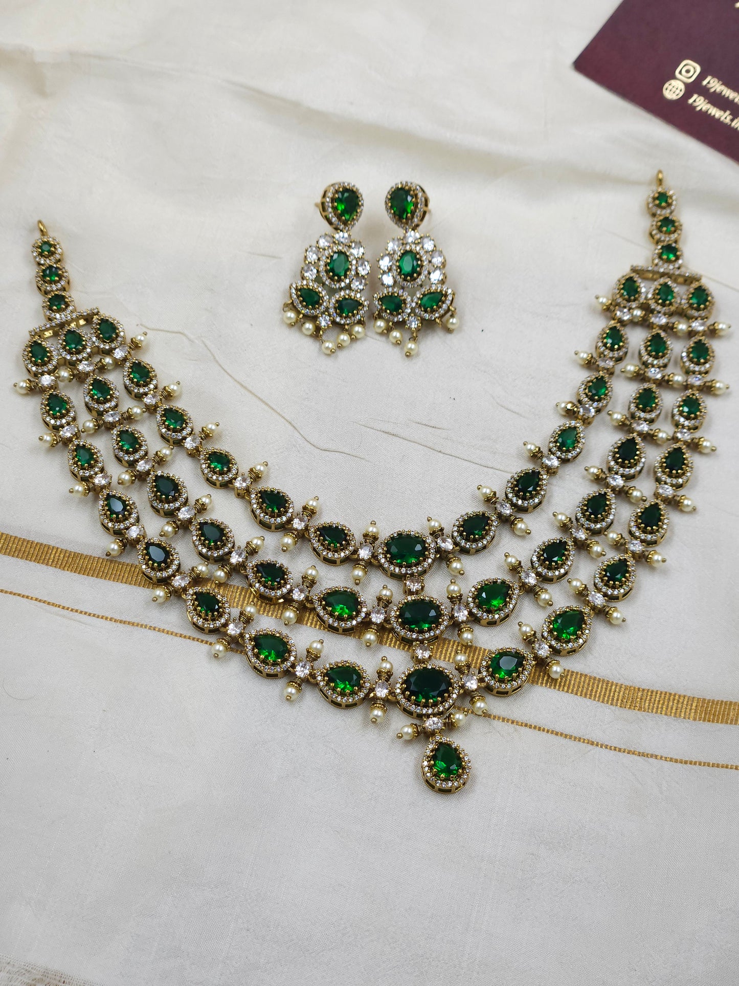 Emerald 3 step necklace N1544