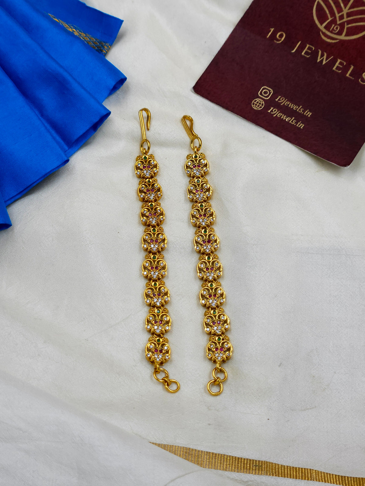 Ear chain Ea323