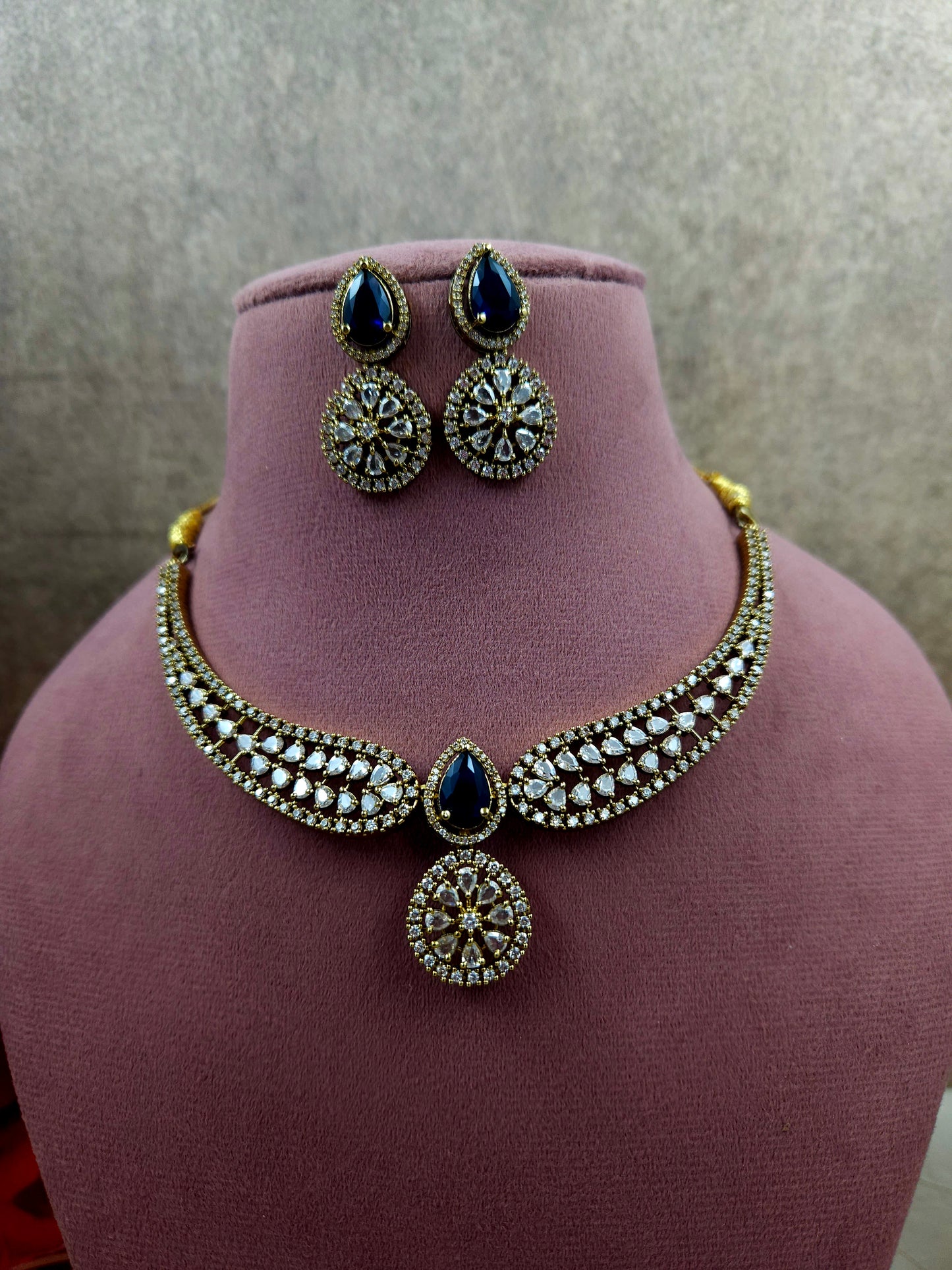Trending necklace set N933