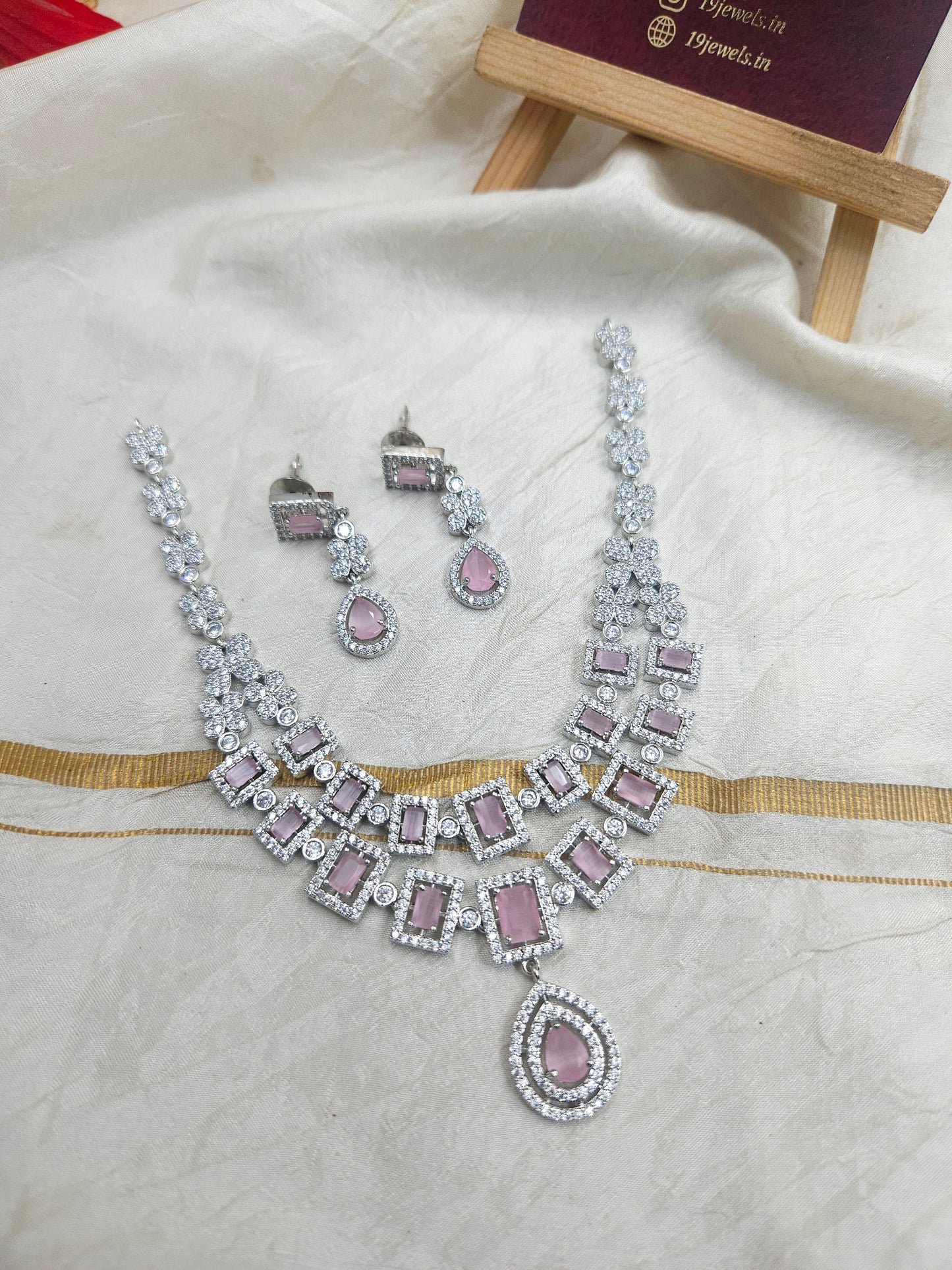 Baby pink silver necklace N487