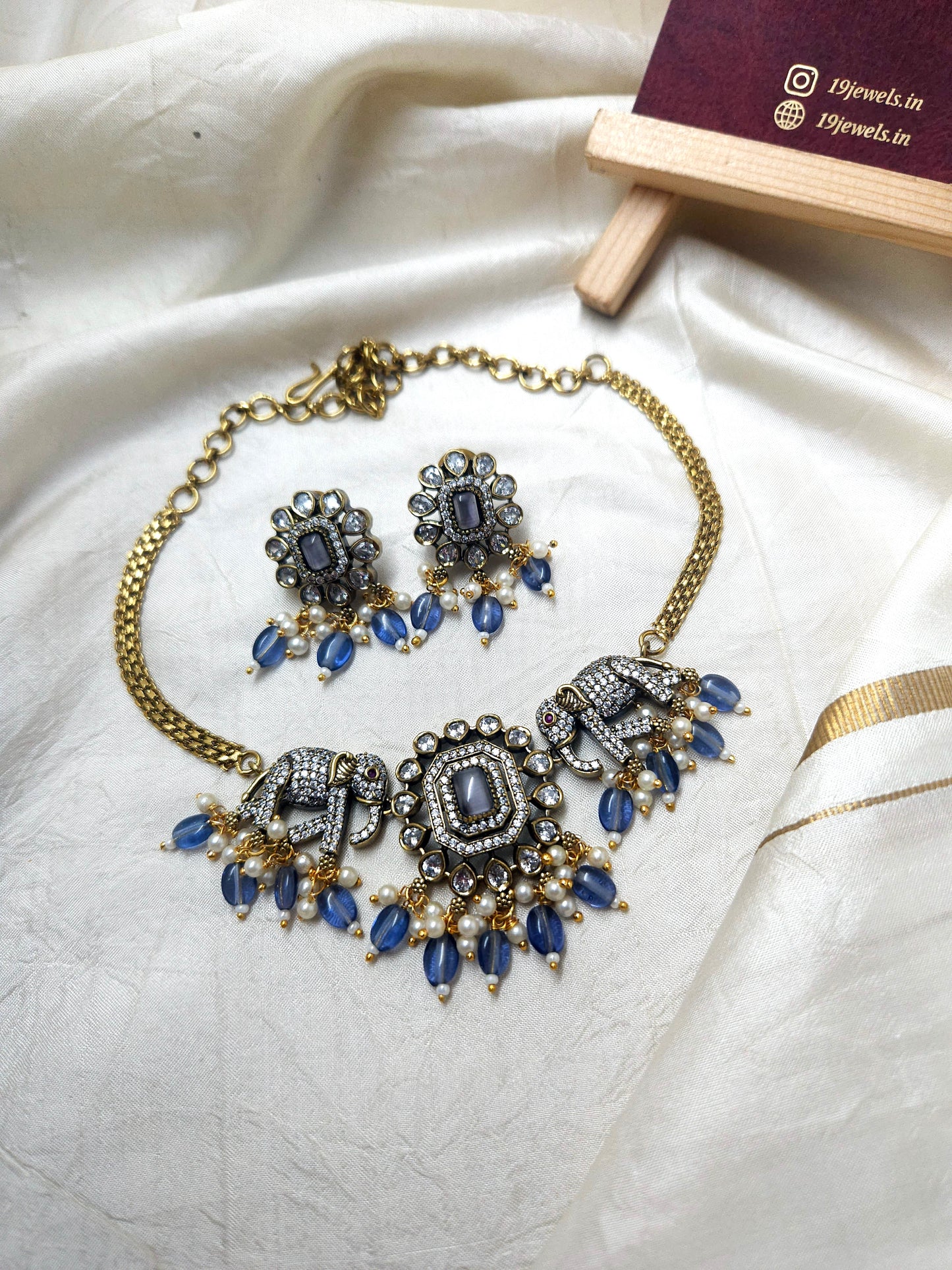 Elephant victorian choker N556