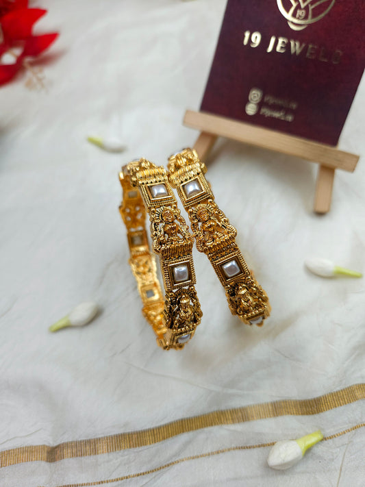 Lakshmi pearl bangle Bn130