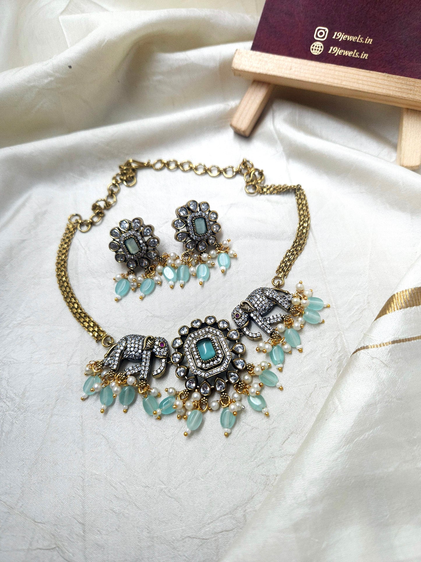 Elephant victorian choker N556